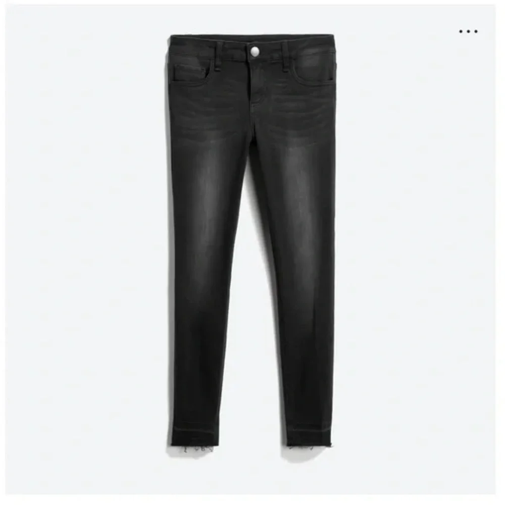 Prosperity Denim Raw Hem Black Skinny stretch Jeans – Size 29